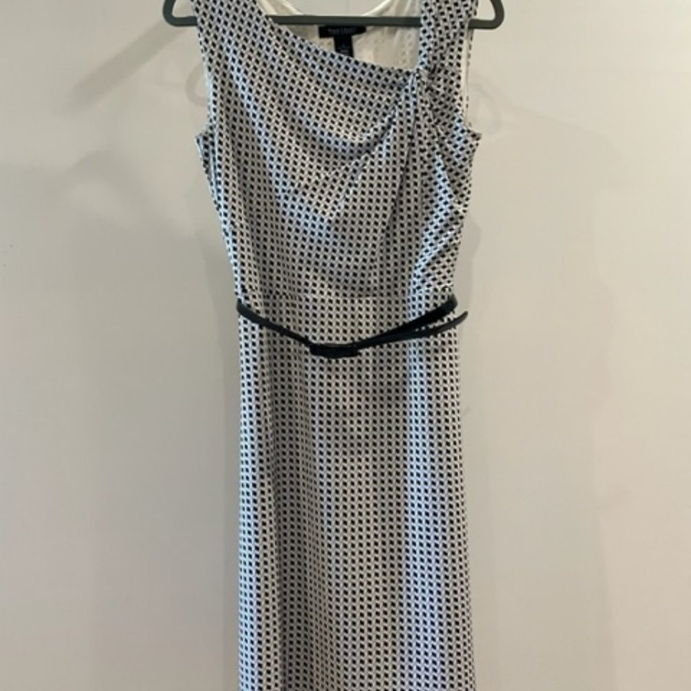 Size 2 White House Black Market White and Black Dress